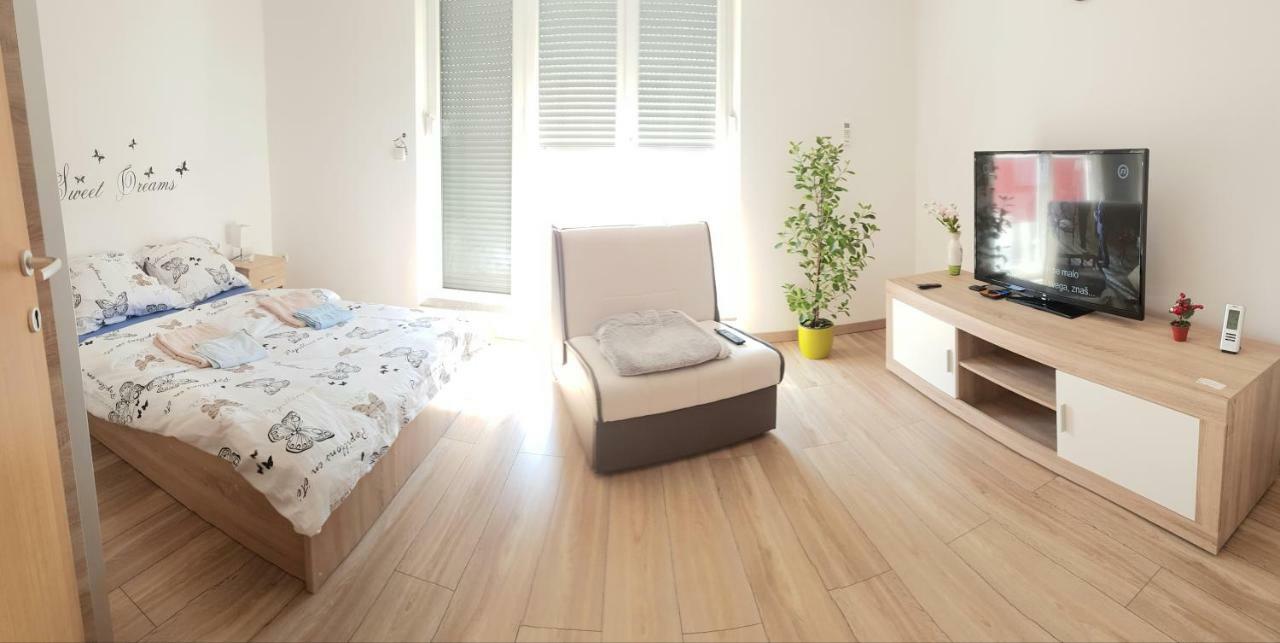 Penthouse Spudic Karlovac Apartment ภายนอก รูปภาพ